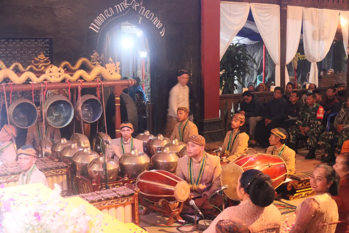 Wayang Sakral